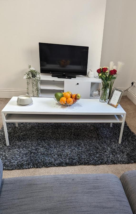 1 Bedroom Flat In Грейвсенд Екстер'єр фото