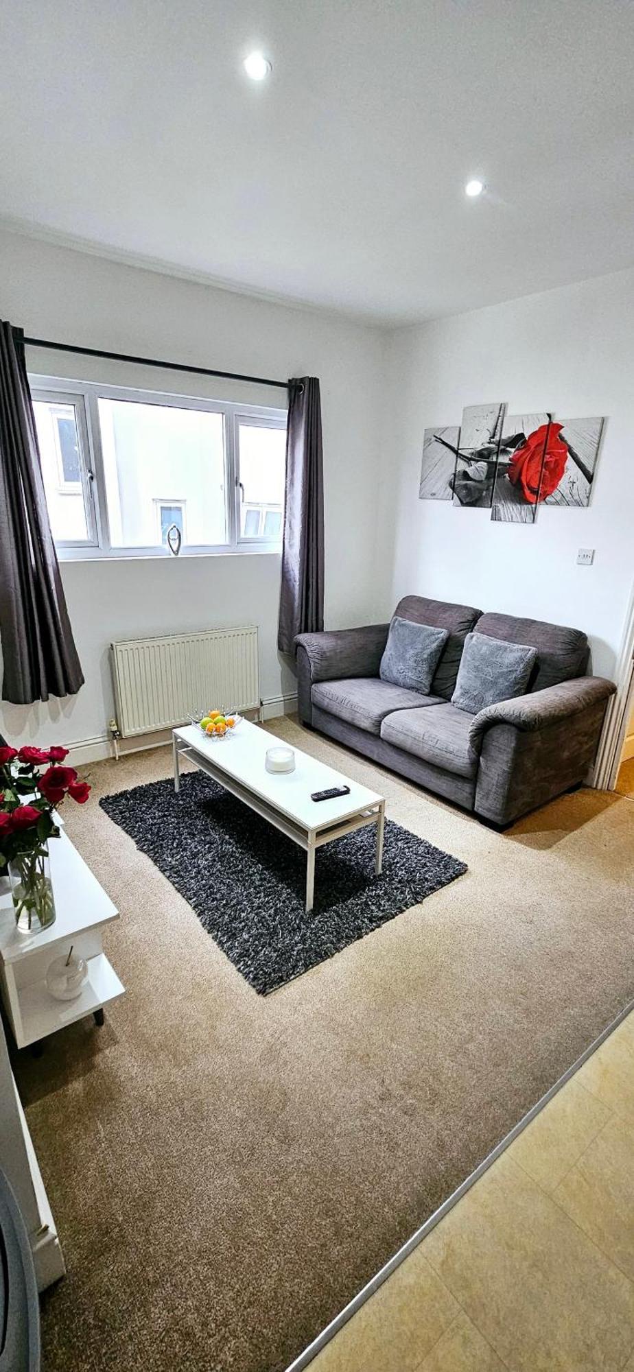 1 Bedroom Flat In Грейвсенд Екстер'єр фото